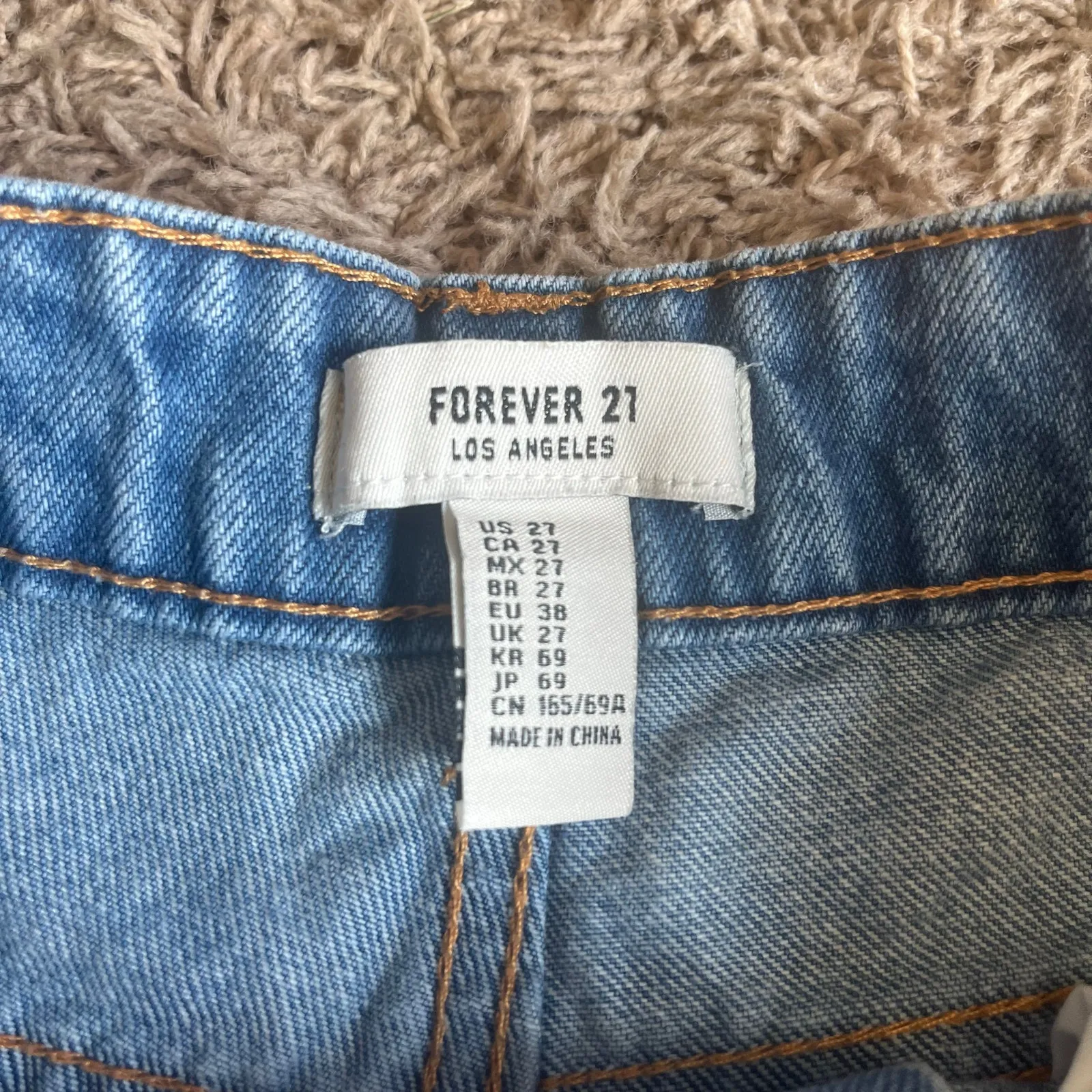 Forever 21 Light Wash Distressed Button Fly Jean Short Size 27 - Image 3