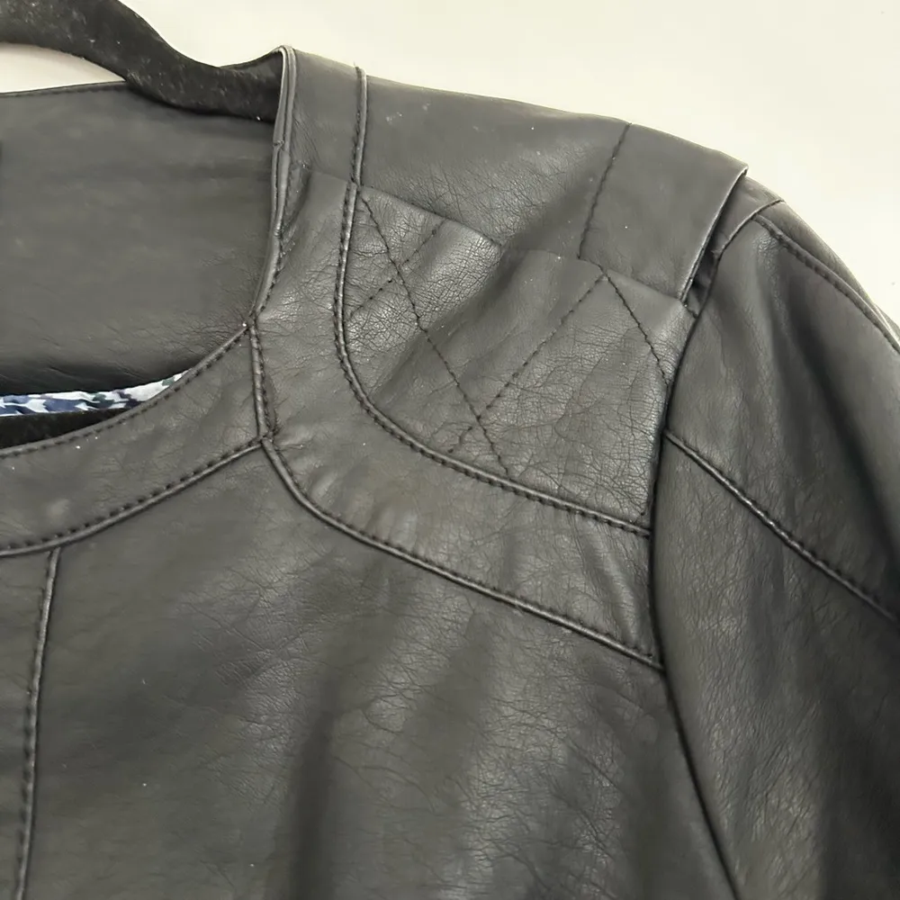 Odyn Women’s Black Vegan Leather Moto Jacket. Quilted sides Metal Accents. Size L - Image 10