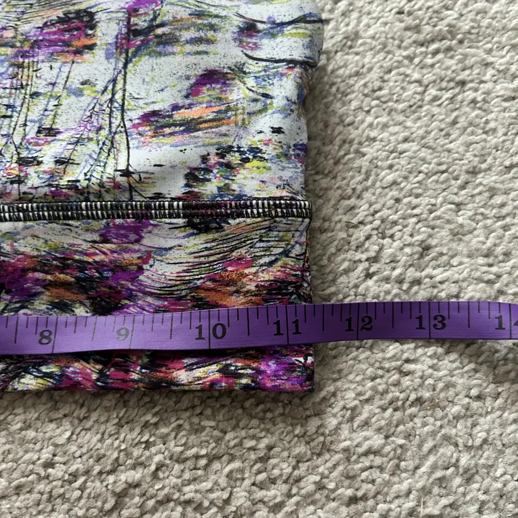 Lululemon  4 Energy Bra Multi Color Criss Cross Strappy Back‎ - Image 6