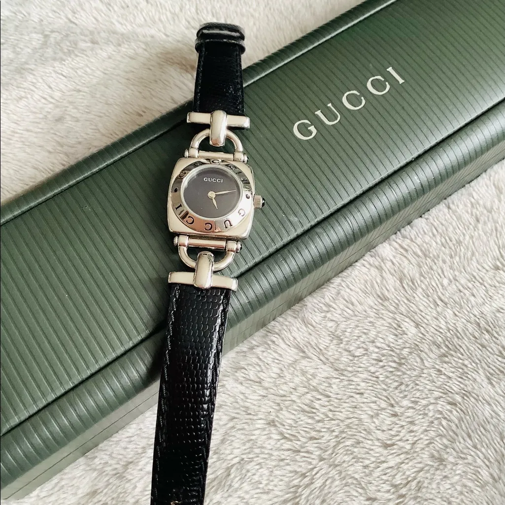 Authentic GUCCI ladies watch with box/card 🌹🌹🌹 - Image 7