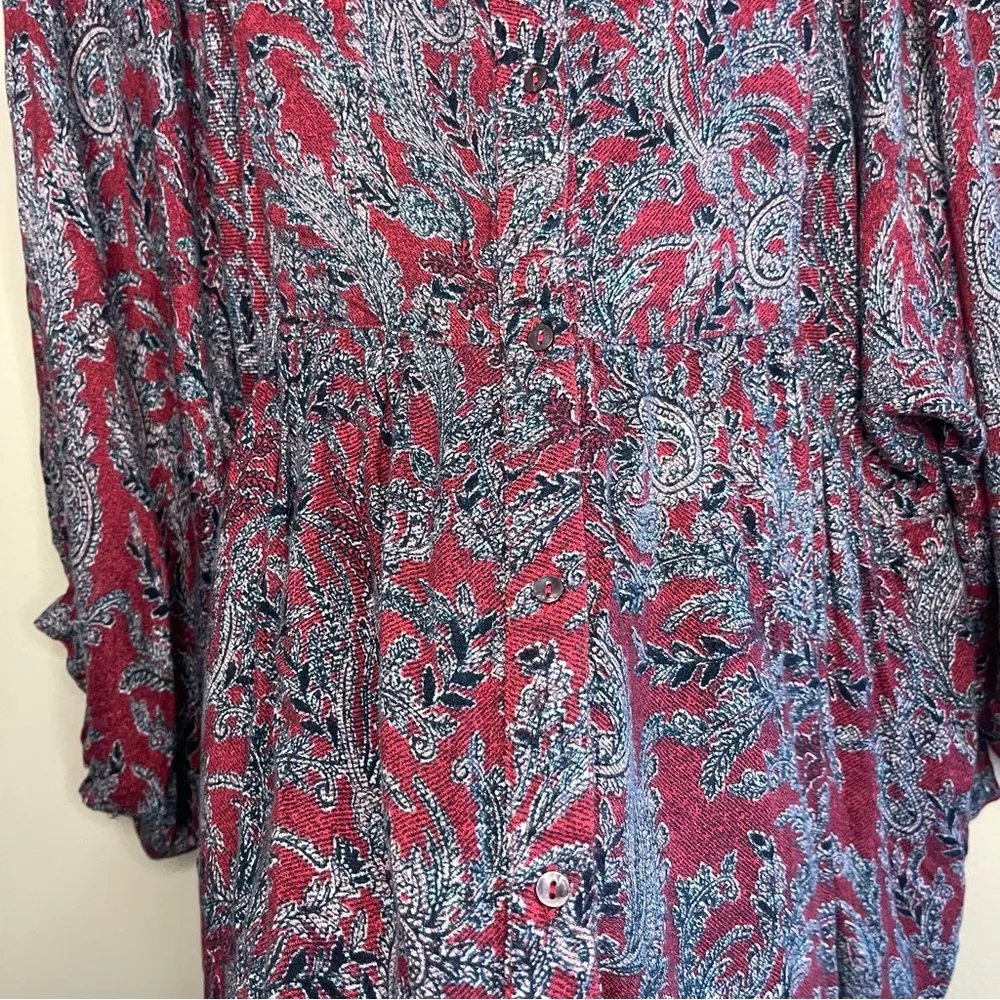 Flowy and feminine Lucky Brand boho blouse in a rich burgundy paisley print XL - Image 4