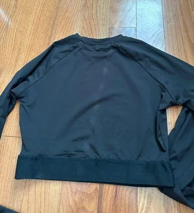 Adika NEVER WORN  Long Sleeve Crop Top - Image 3