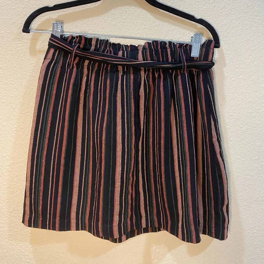 AMERICAN EAGLE Paperbag Linen like Waist Tie Striped Mini Skirt - size Small - Image 3