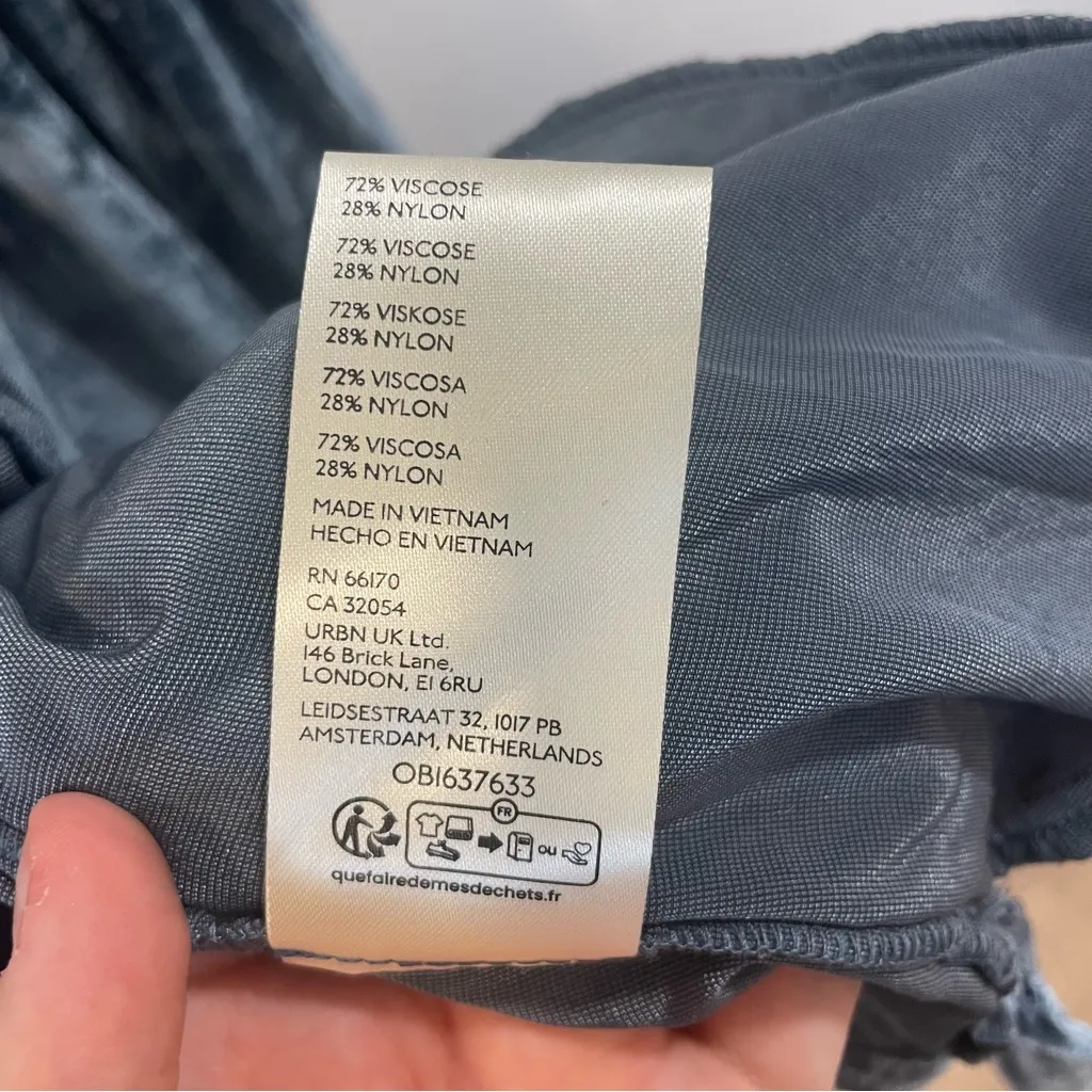 Free People We The Free-Moon City Blue Velvet Baby doll Blouse. Sz Medium - Image 7