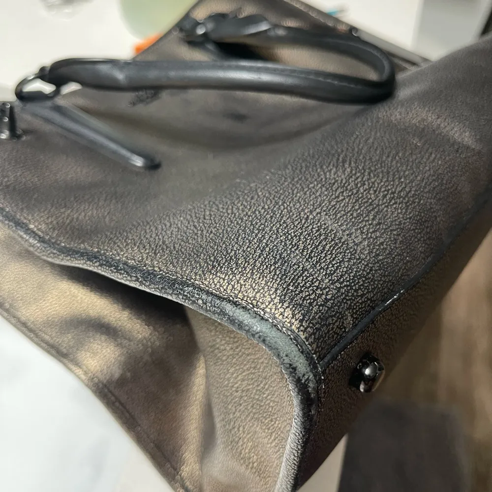 gold shimmer gunmetal purse - Image 8