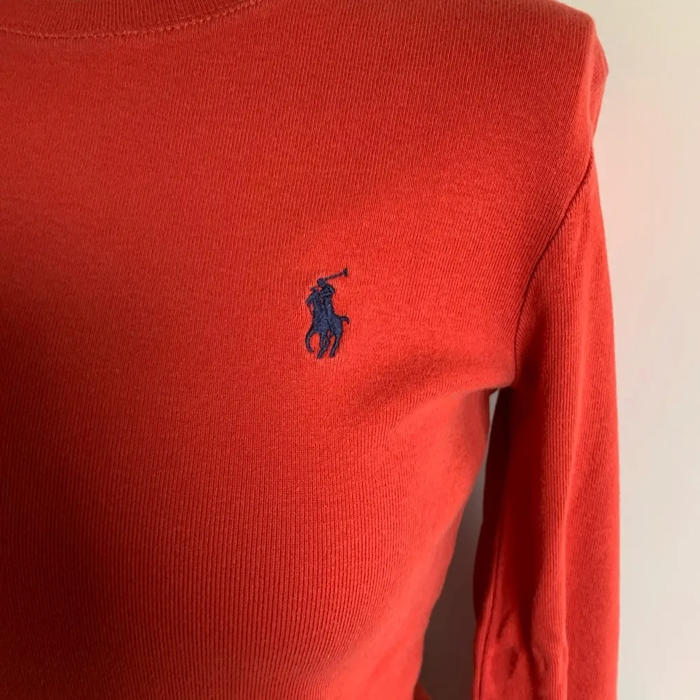 medium long sleeve red/orange T-shirt - Image 2