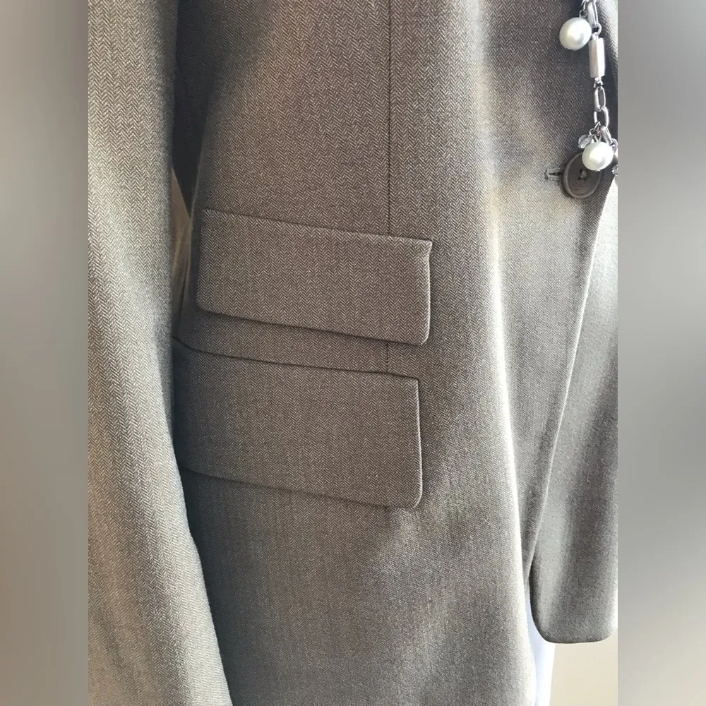 DKNY Light Brown 1 Button Long  Slit In Back Blazer Size 8 Broken Button sleeve - Image 3