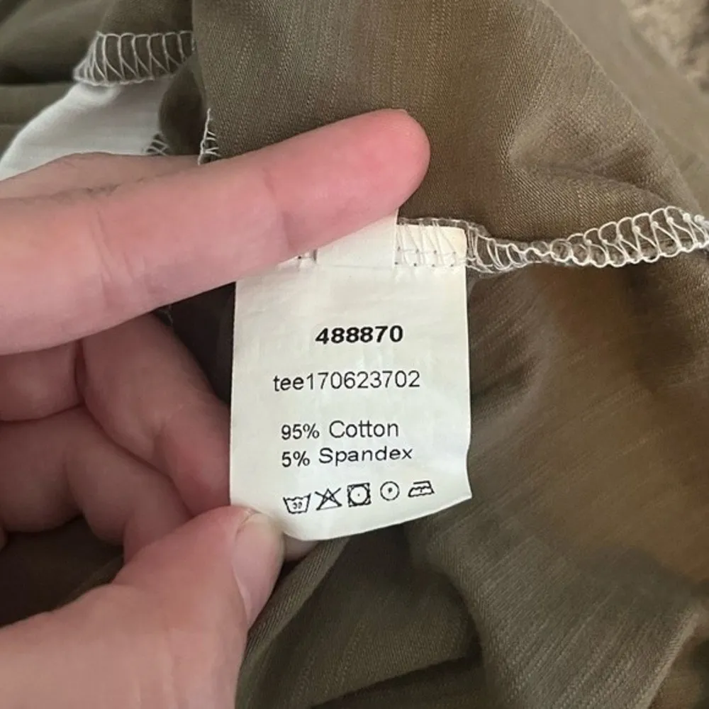 SHEIN Patch Pocket Front Cut And Sew T-Shirt Size Medium - Image 29