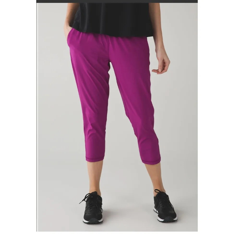 Lululemon Tranquil Crop Size 6 regal Plum - Image 4