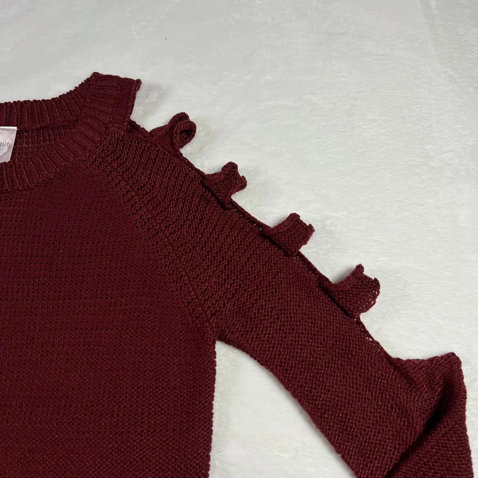 Romeo & Juliet Couture Crewneck Cut Out Sleeve Knit Sweater Size L Boho Casual - Image 5