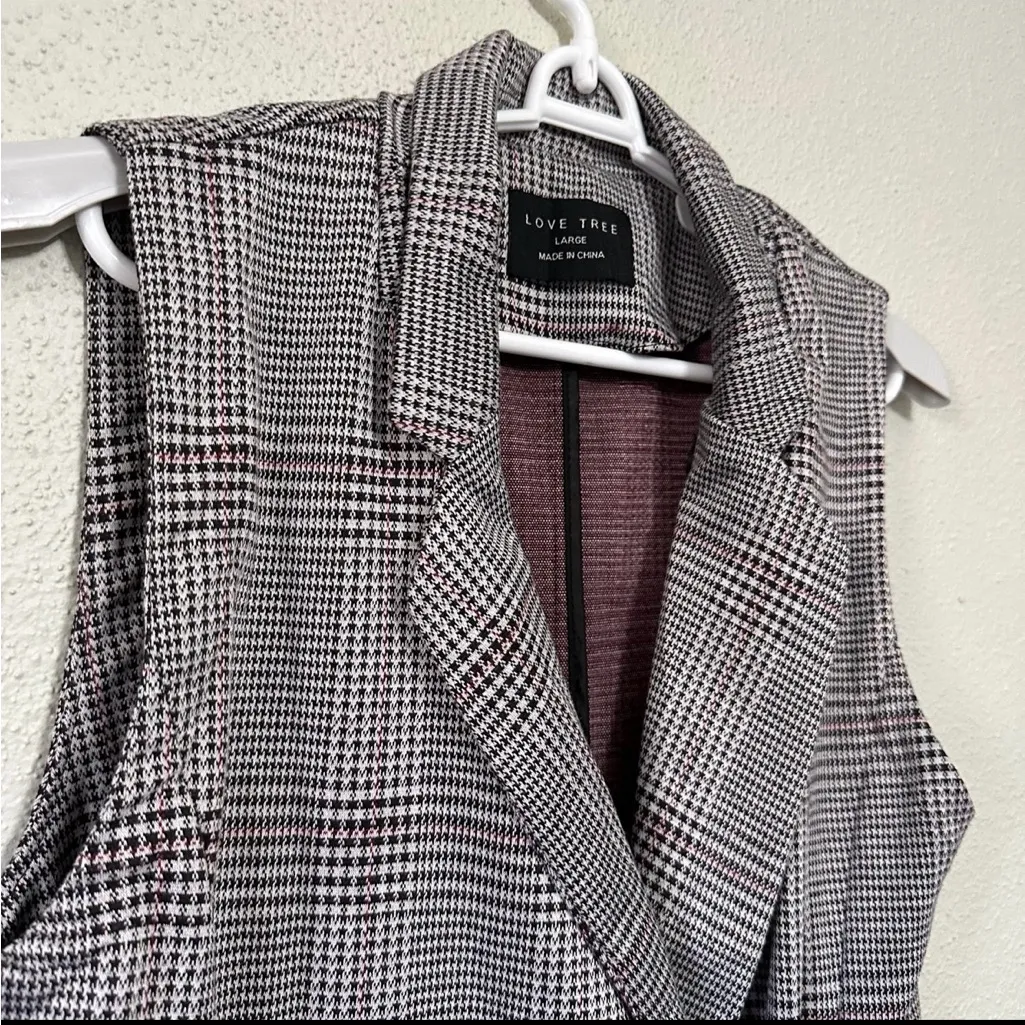 Love Tree Long Black and White Plaid Belted Vest Large - Image 2
