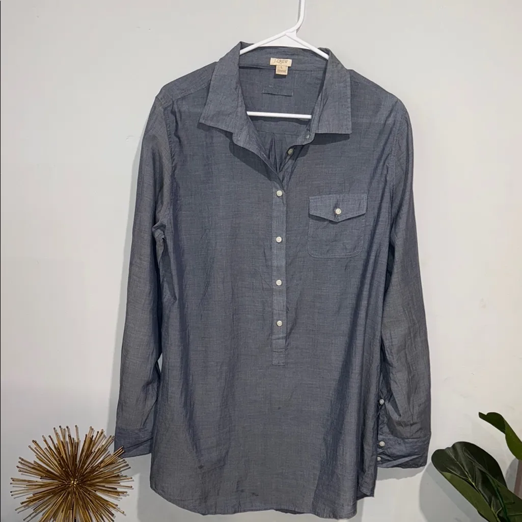 J.Crew  Classic Gray Button-Up - Image 4