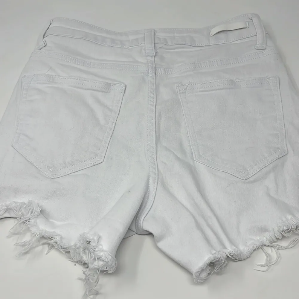 RISEN White High Waisted Distressed Raw Hem Shorts small - Image 7