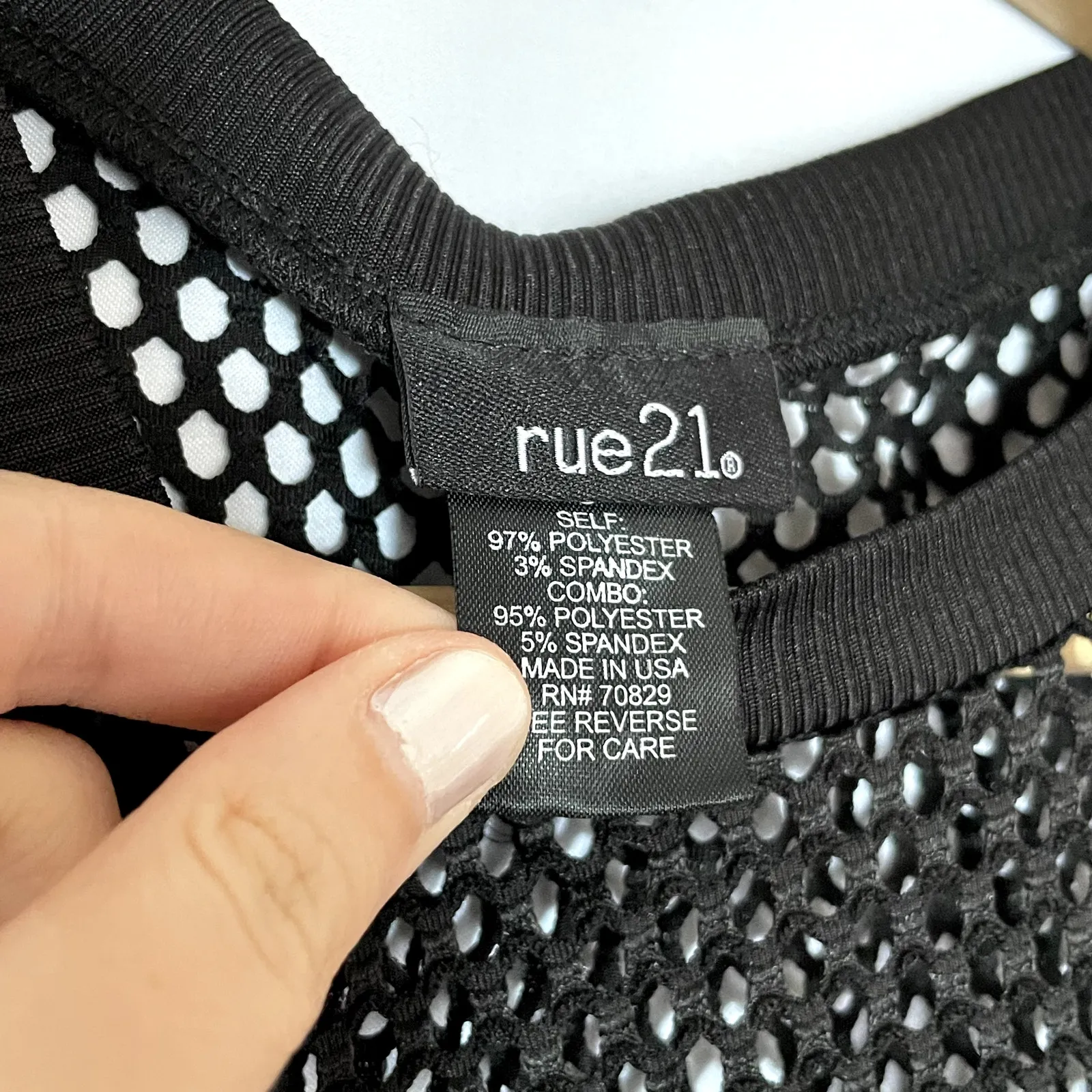 Rue 21 black fishnet bodysuit y2k club women's size S snap closure short sleeves - Image 3