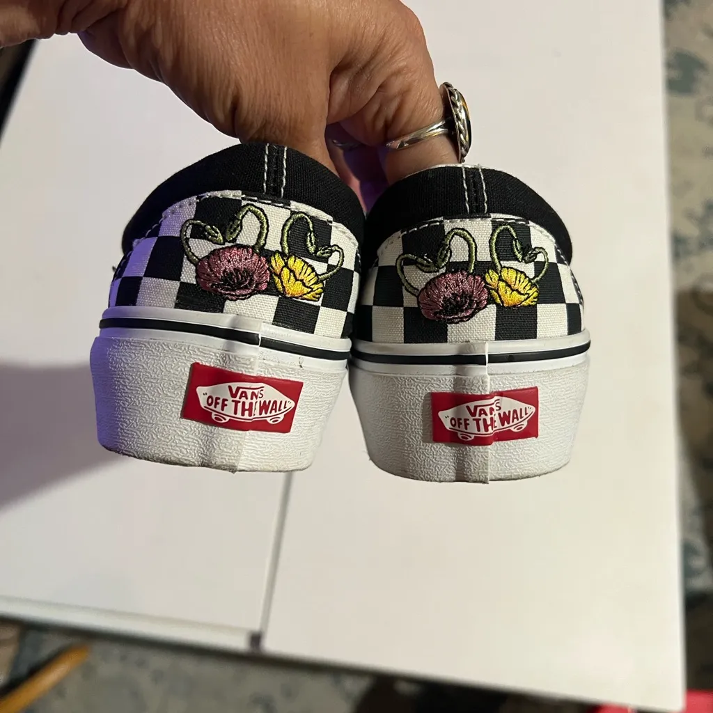 Vans classic slip on black and white checkered board/poppy flowers embroidered - Image 7
