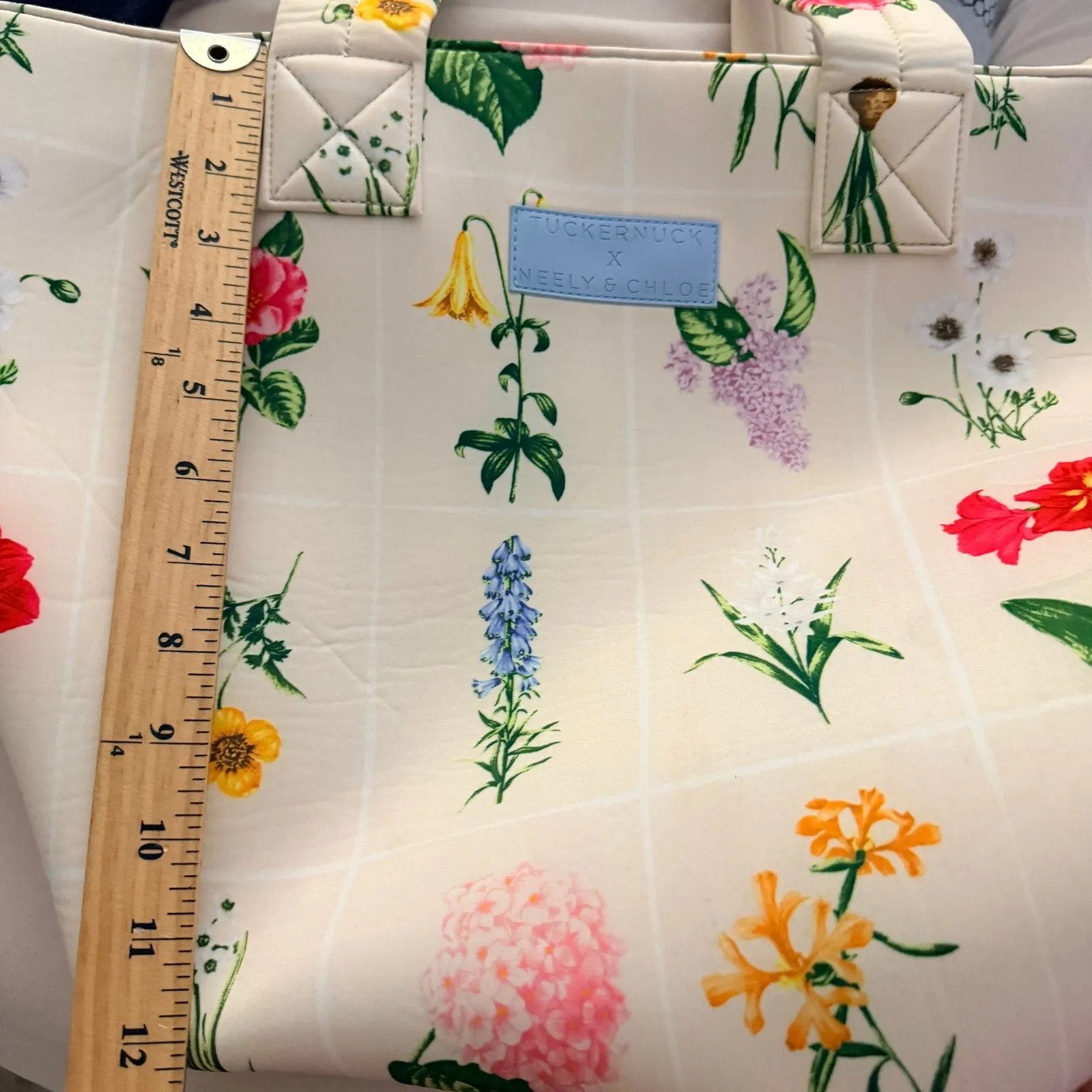 Tuckernuck Sport x Neely & Chloe Fresh Buds Neoprene Tote bag with Pouch Green - Image 12