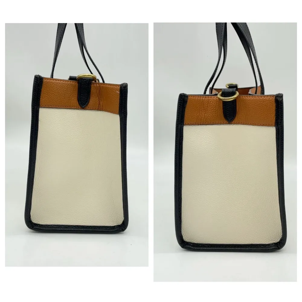 Coach Leatherware White and Tan Handbag with crossbody strap - Image 12