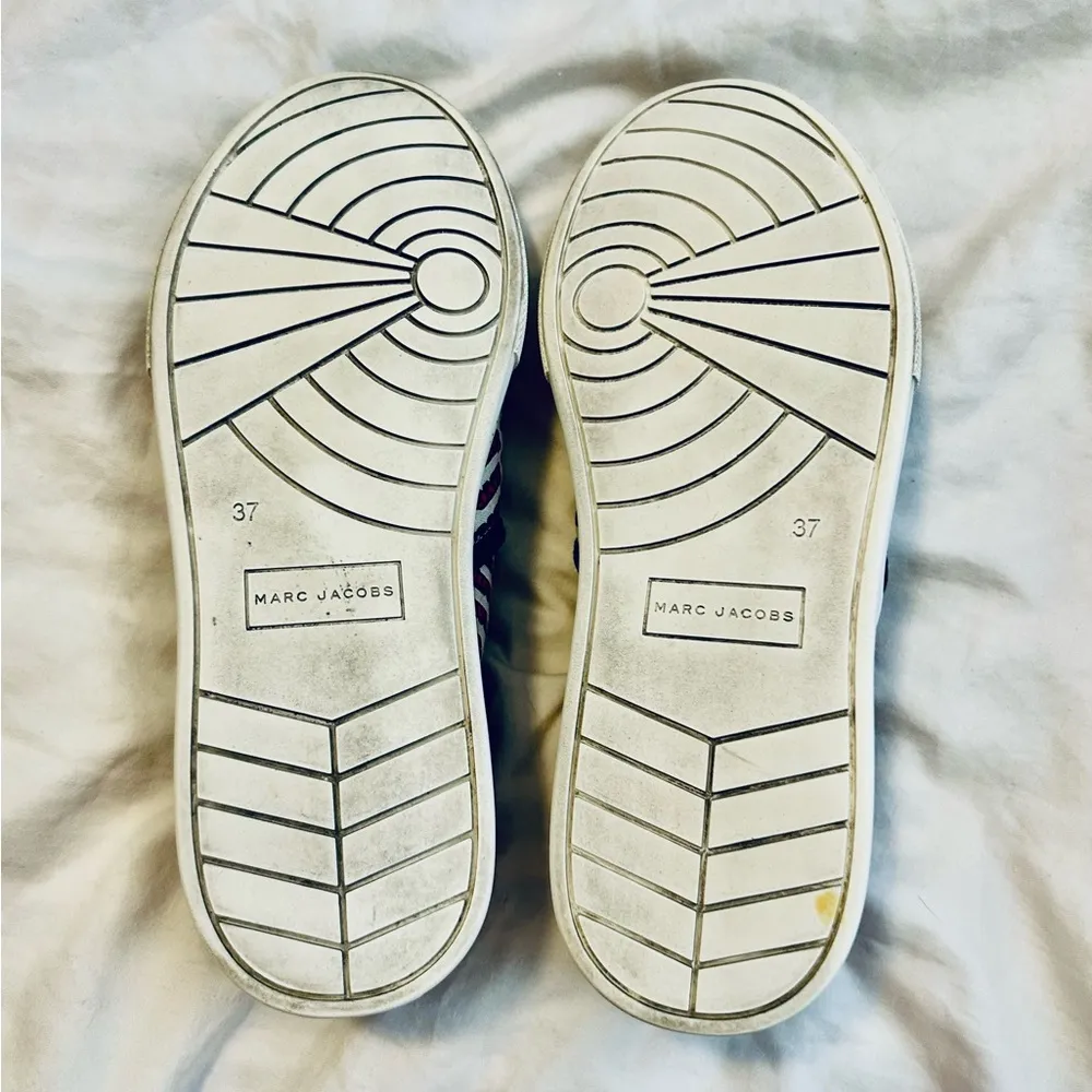 Marc Jacobs Love Print Slip-On Sneakers. - Image 9