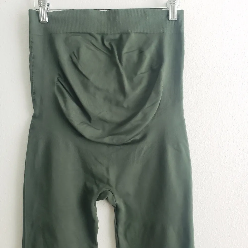 Blanqi Everyday Maternity Belly Rise Semi Cropped Leggings Green Size M - Image 3