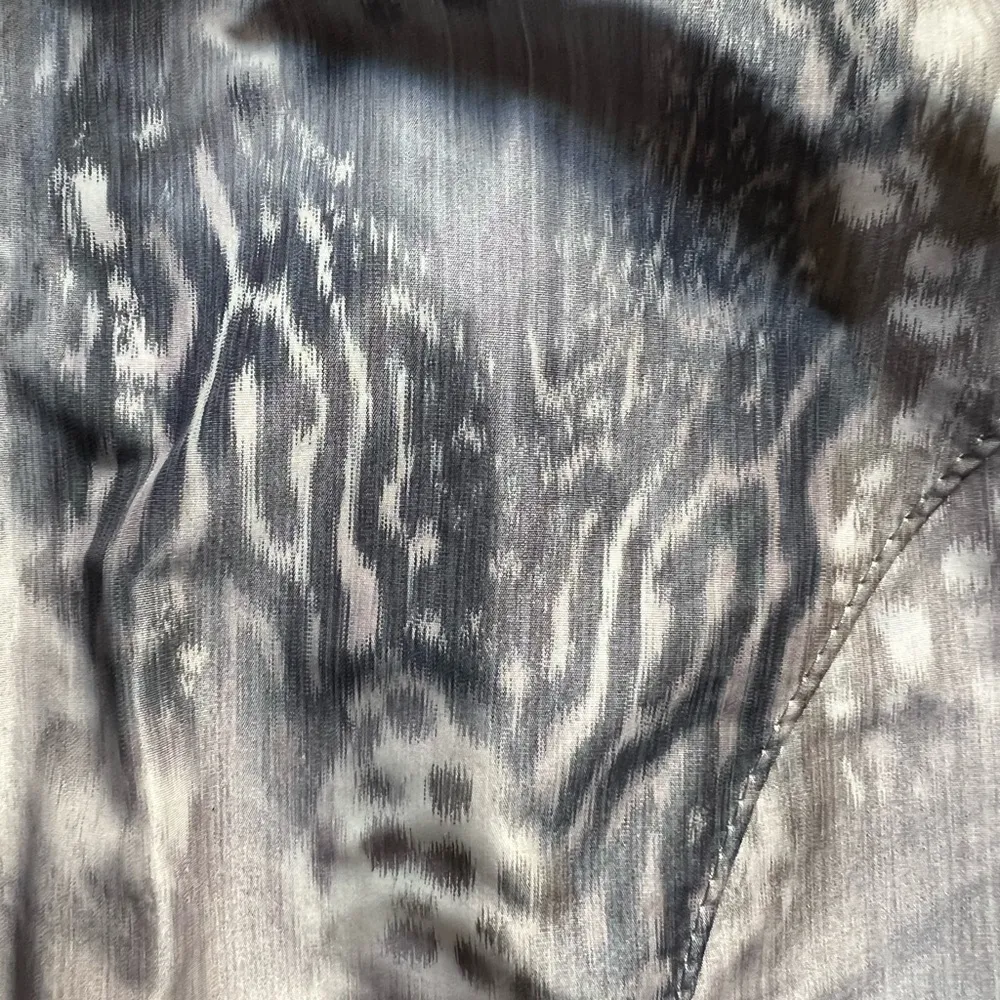 Zenergy by Chico’s woman’s lightweight jacket. Chicos size: 1, or M/8. Gray Size undefined - Image 6