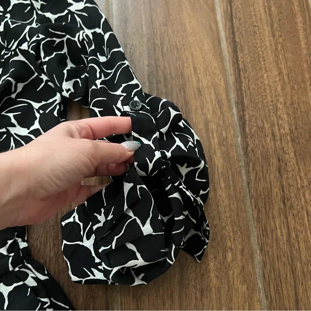 Loft Ann Taylor  romper size 4 - Image 5