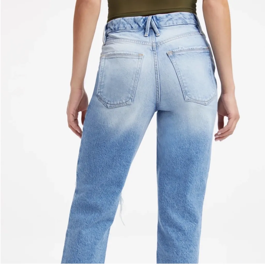 GOOD AMERICAN Weekender Distressed Straight Leg Jeans - Image 4