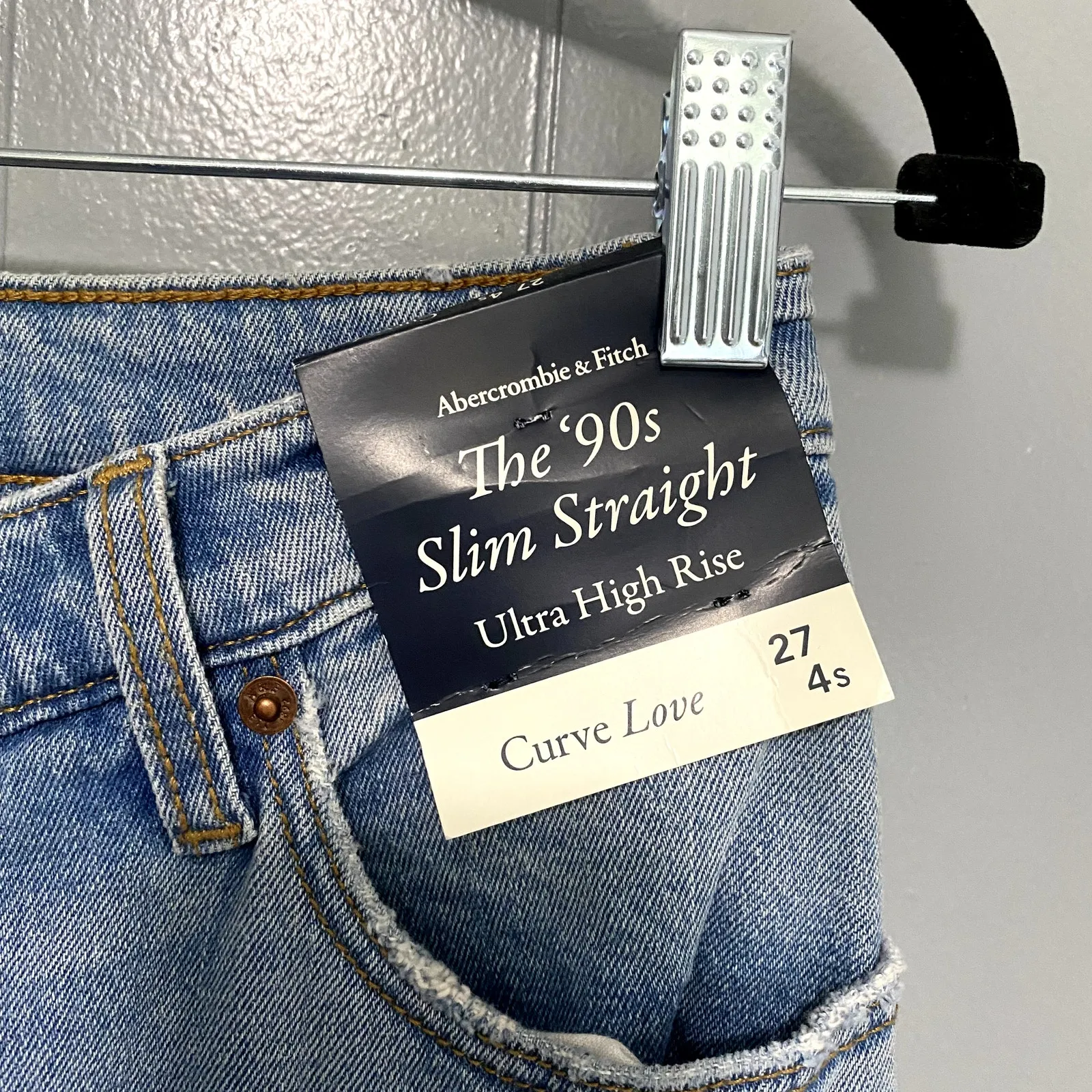 NWT Abercrombie & Fitch Curve Love The 90s Slim Straight Jeans 27/4 Short - Image 4