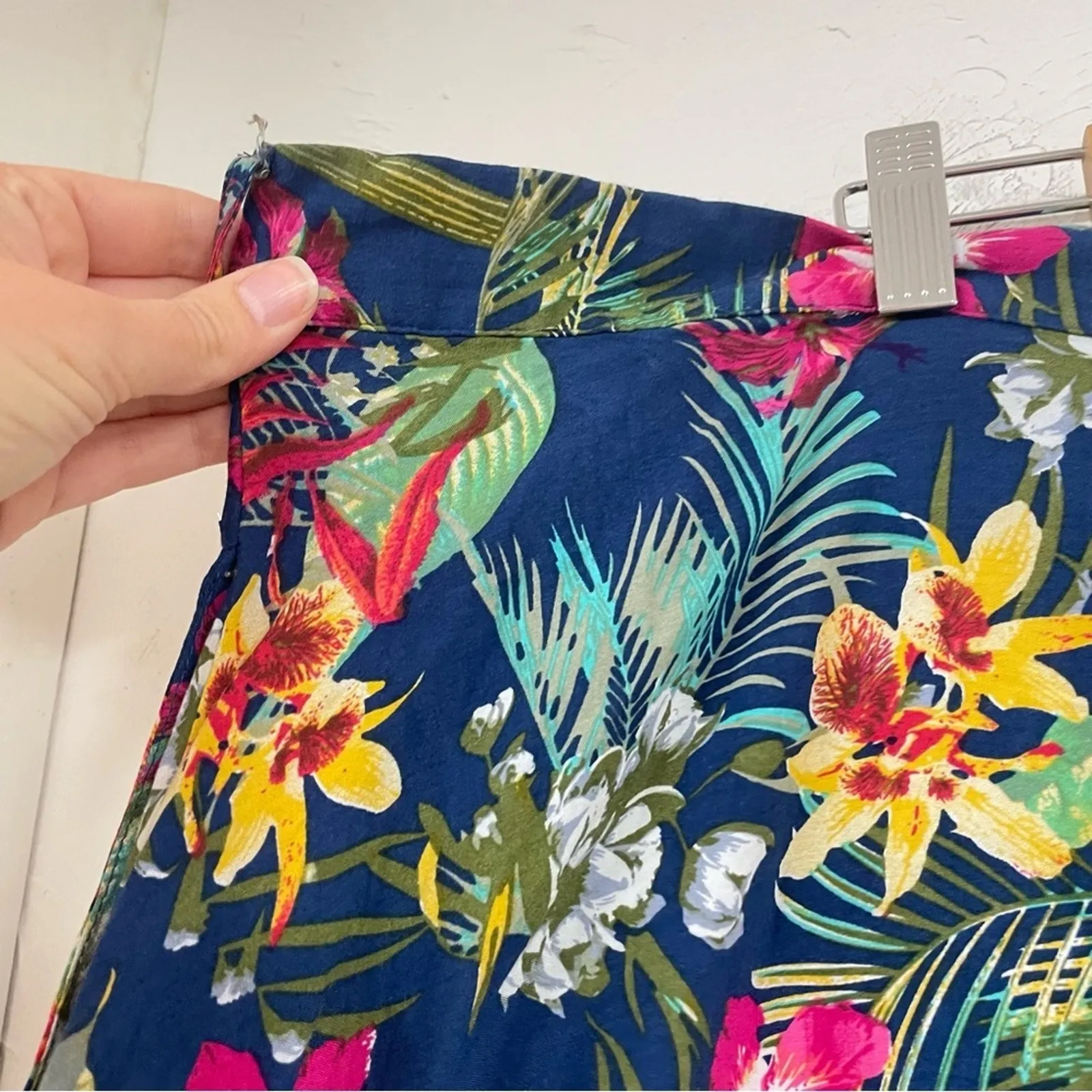 ModCloth Blue Tropical Floral Wrap Style Midi Skirt Womens 3X Bright Beachy - Image 3