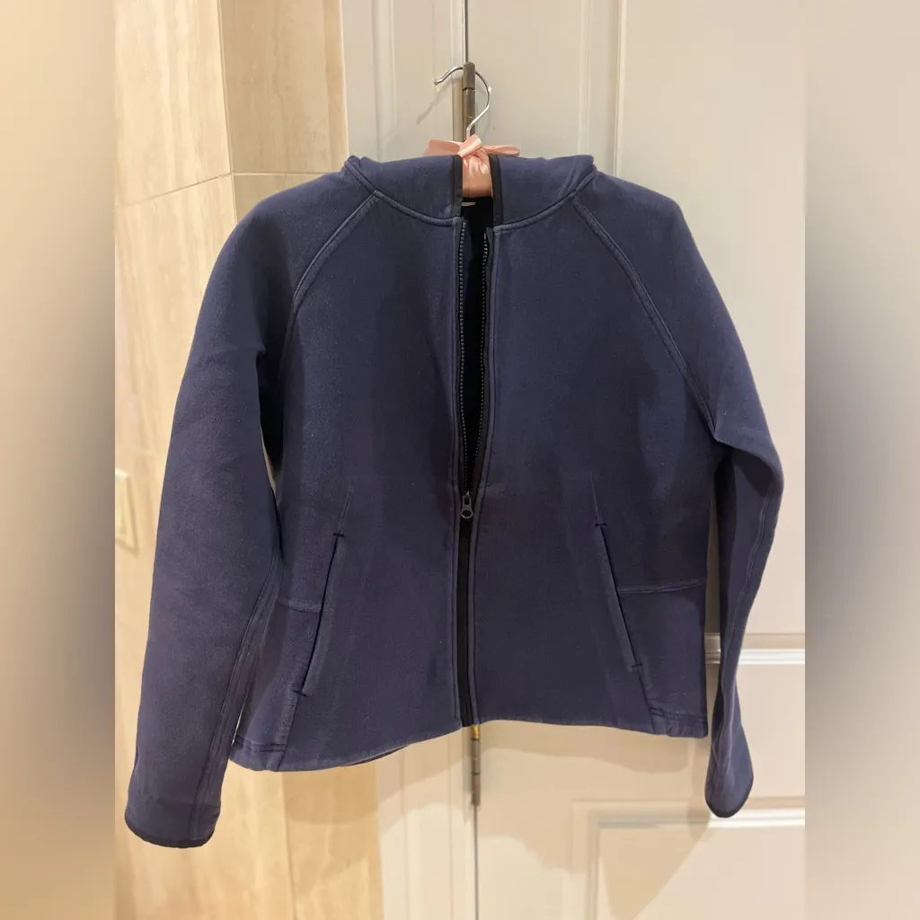 Lululemon  women jacket size 6 - Image 2