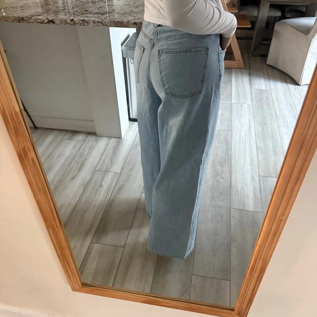 Universal Thread Light Blue Mid-Rise Super Wide Leg Jeans Size 8 - Image 4