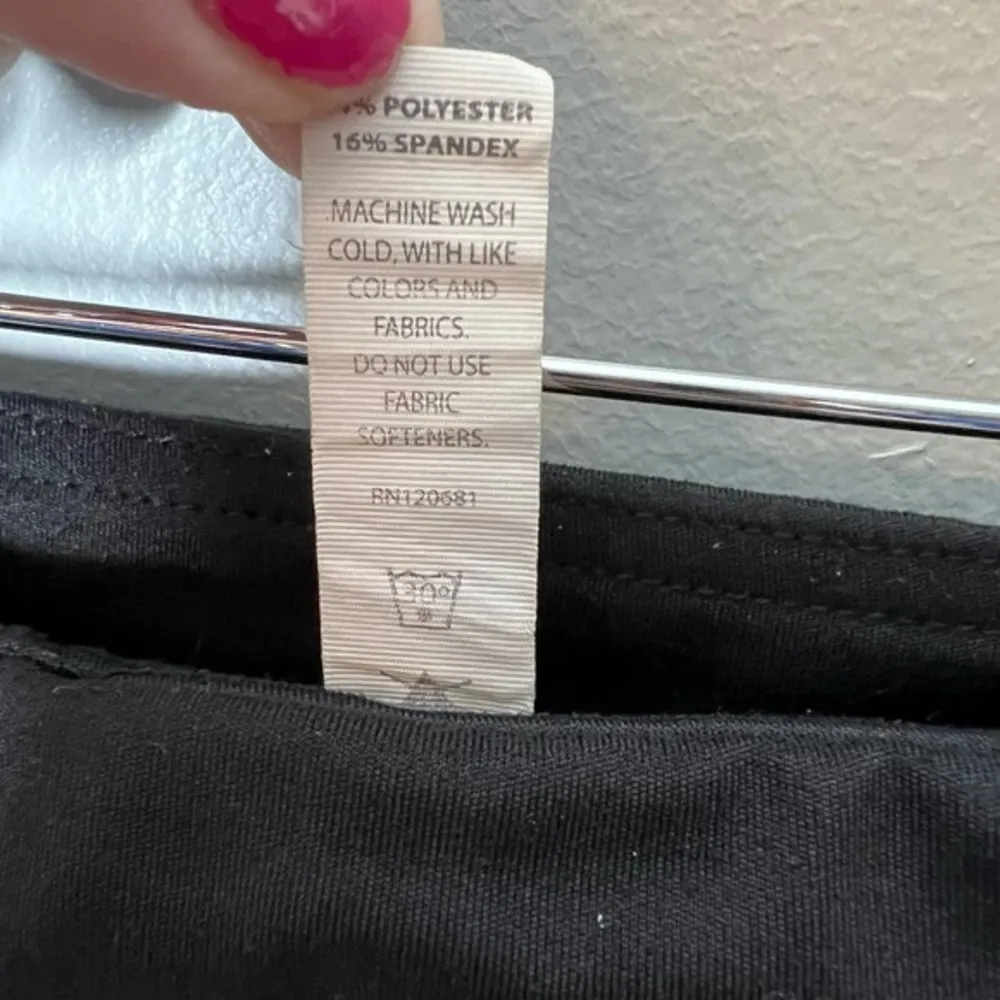 Glyder black cropped length leggings pull on athleisure stretchy size medium - Image 2