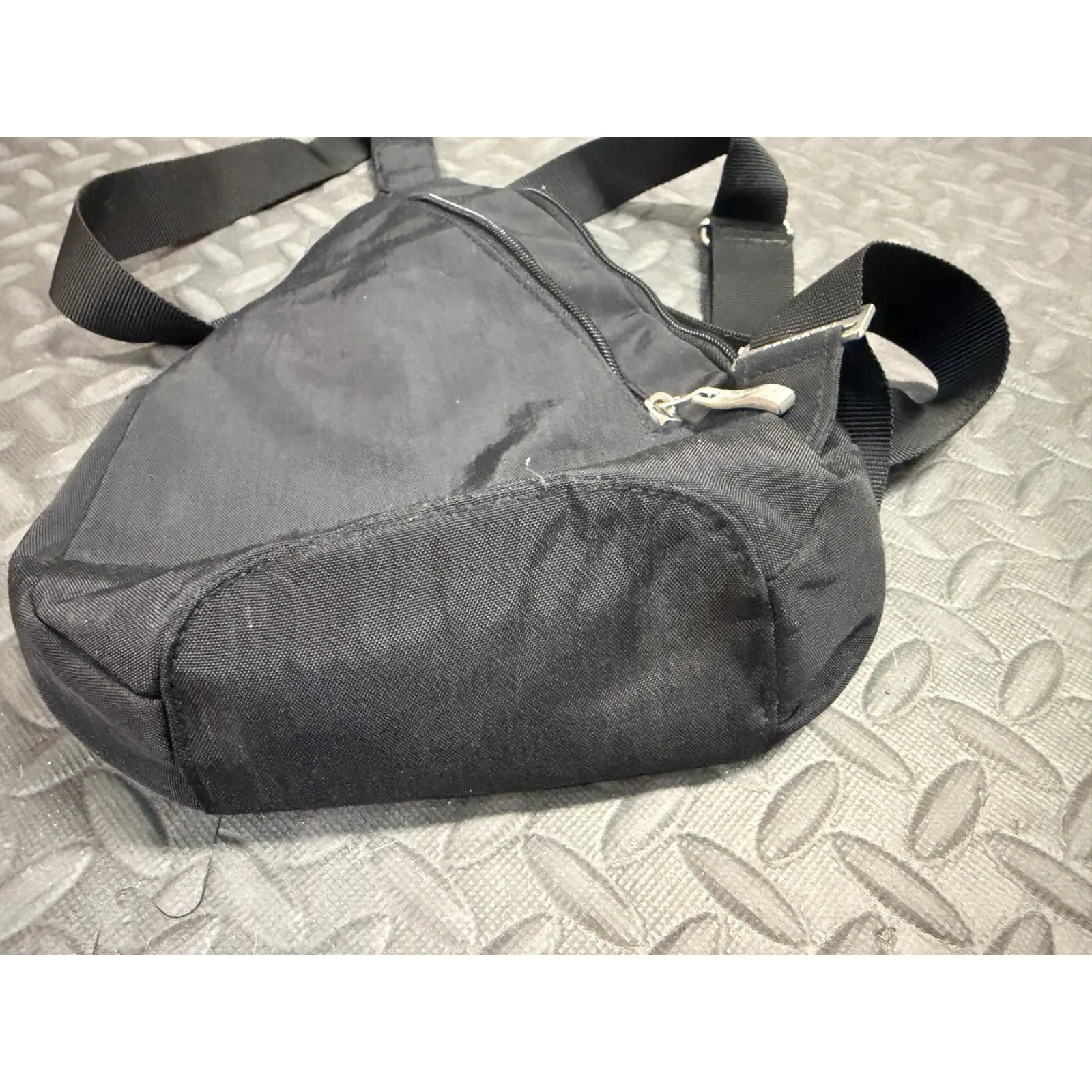 Baggallini Sling Crossbody Shoulder Travel Bag Black Nylon Purse Tote Backpack - Image 9