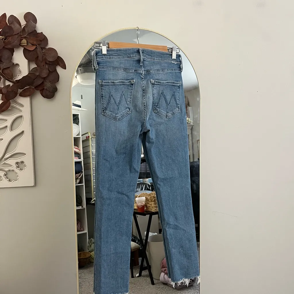 MOTHER Mid Rise Dazzle Ankle Fray in Riding the Cliffside Blue Jeans Size 27 - Image 6