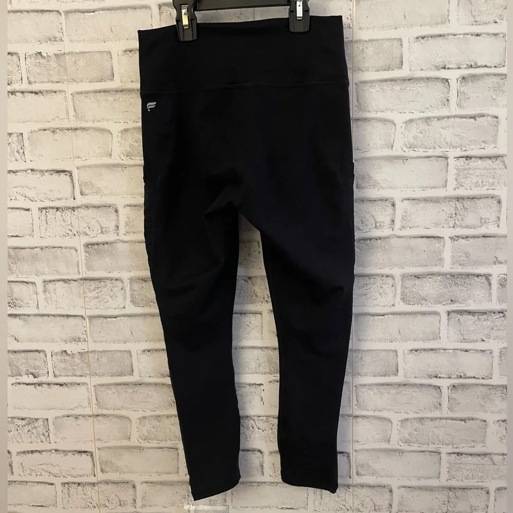 Women’s  Powerhold high waist black cropped leggings Size Small - Image 2