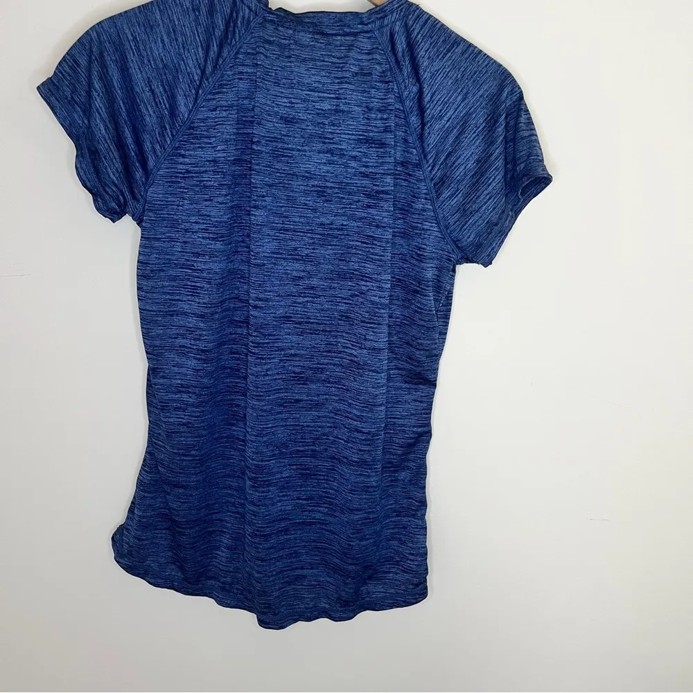 Reebok Silver Shirt Sleeve Tee Women Large V-Neck Zipper Pocket Logo Blue Shirt - Image 5