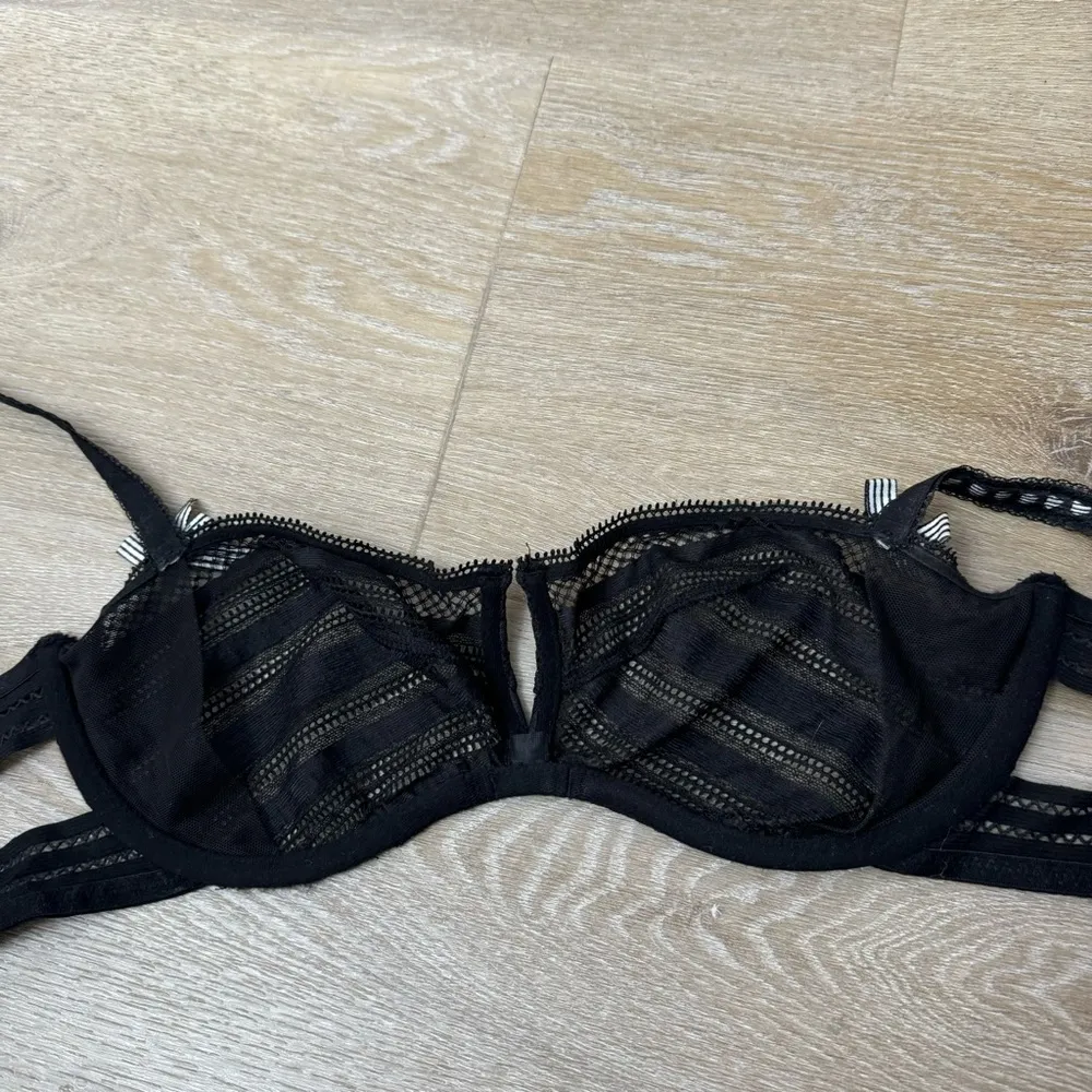 Victoria’s Secret Unlined Sheer Black Lace Bows Bralette Bra - Image 6