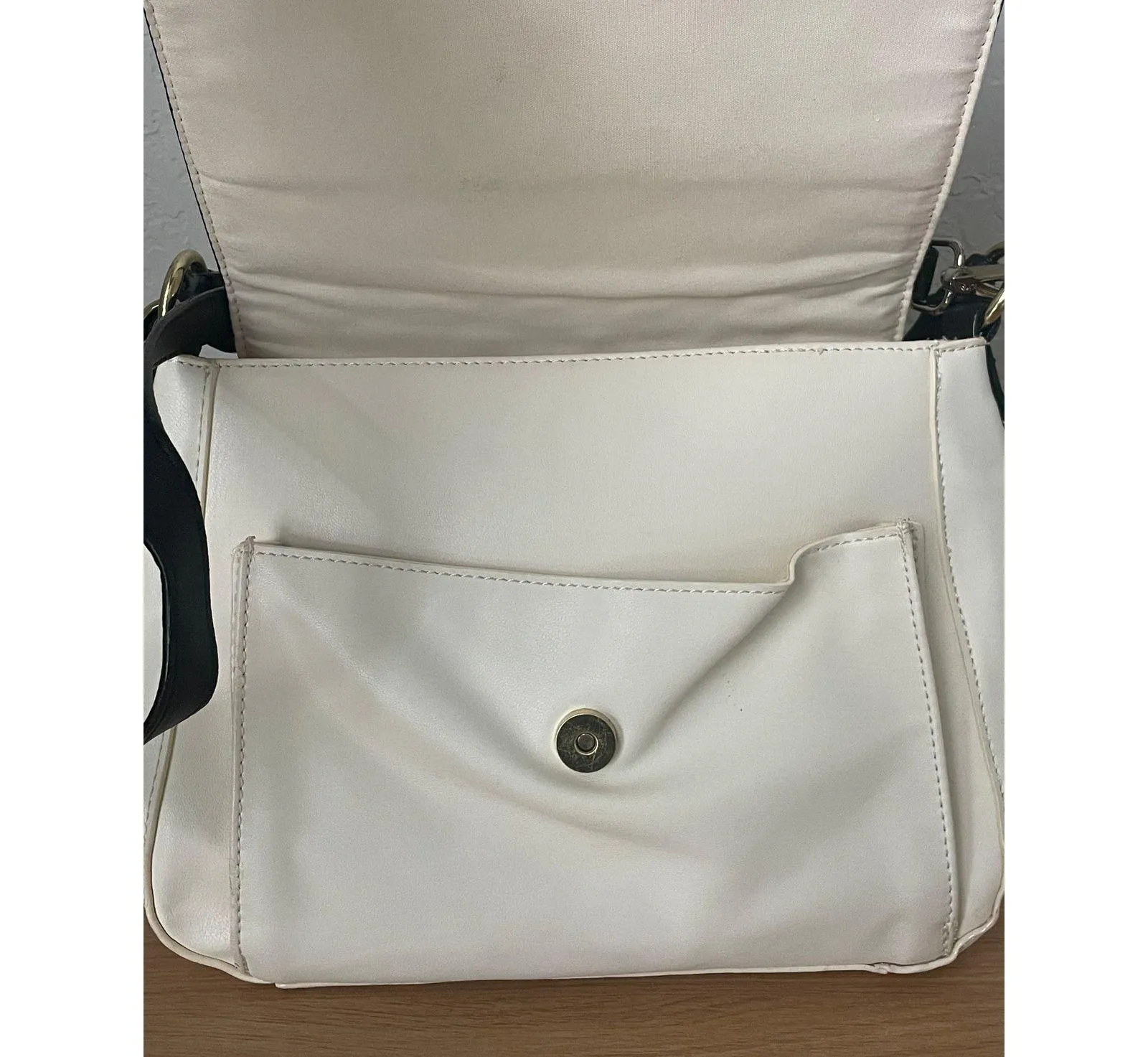 Liz Claiborne Cream Quilted Flap Satchel Bag Black Trim - Image 11