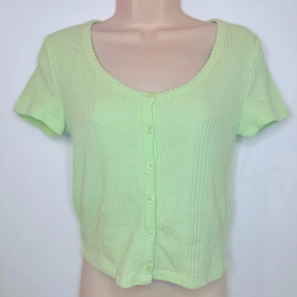ELODIE NWT Waffle Knit Short Sleeve Button-Up Crop Top, Size Medium Mint Green - Image 2