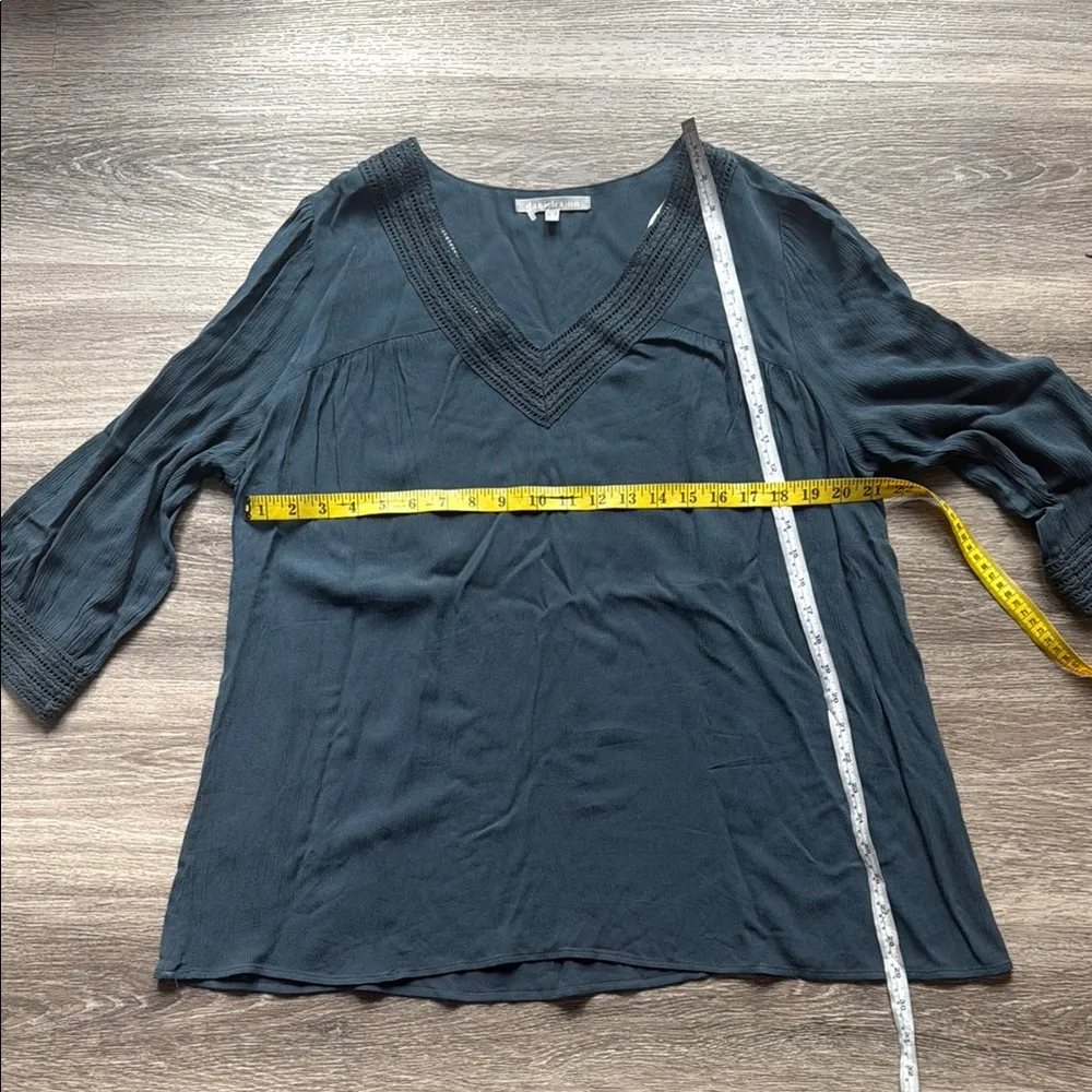 Daniel Rainn Relaxed Blouse 1X V Neck Crotched Trim Boho - Image 3