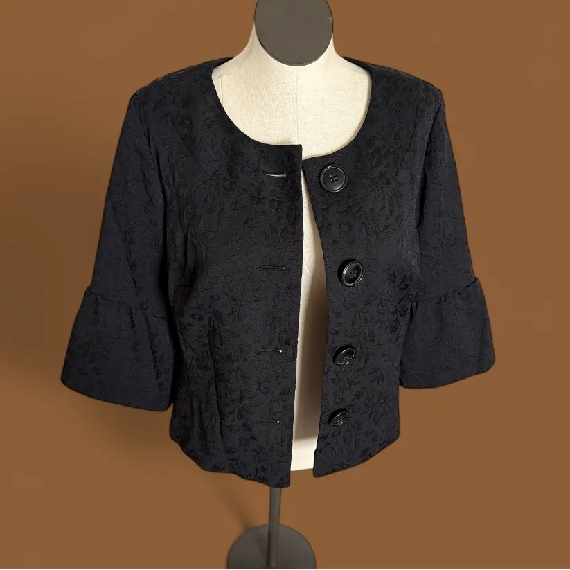 Apt. 9 Black Tie Blazer floral
embossed pattern 3/4 length bell Size 16W - Image 8