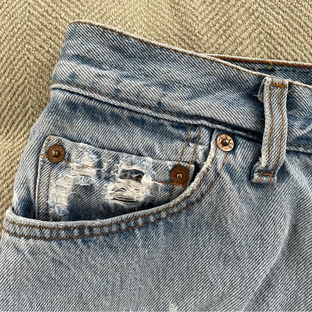 Vintage 90s Levi’s 501 Button Fly High Rise Jean Cut Off Shorts Daisy Dukes 11 4 - Image 4