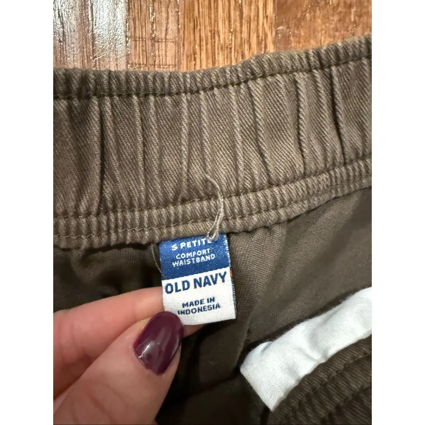 Old Navy green high rise barrel pull on olive green pant small petite - Image 3