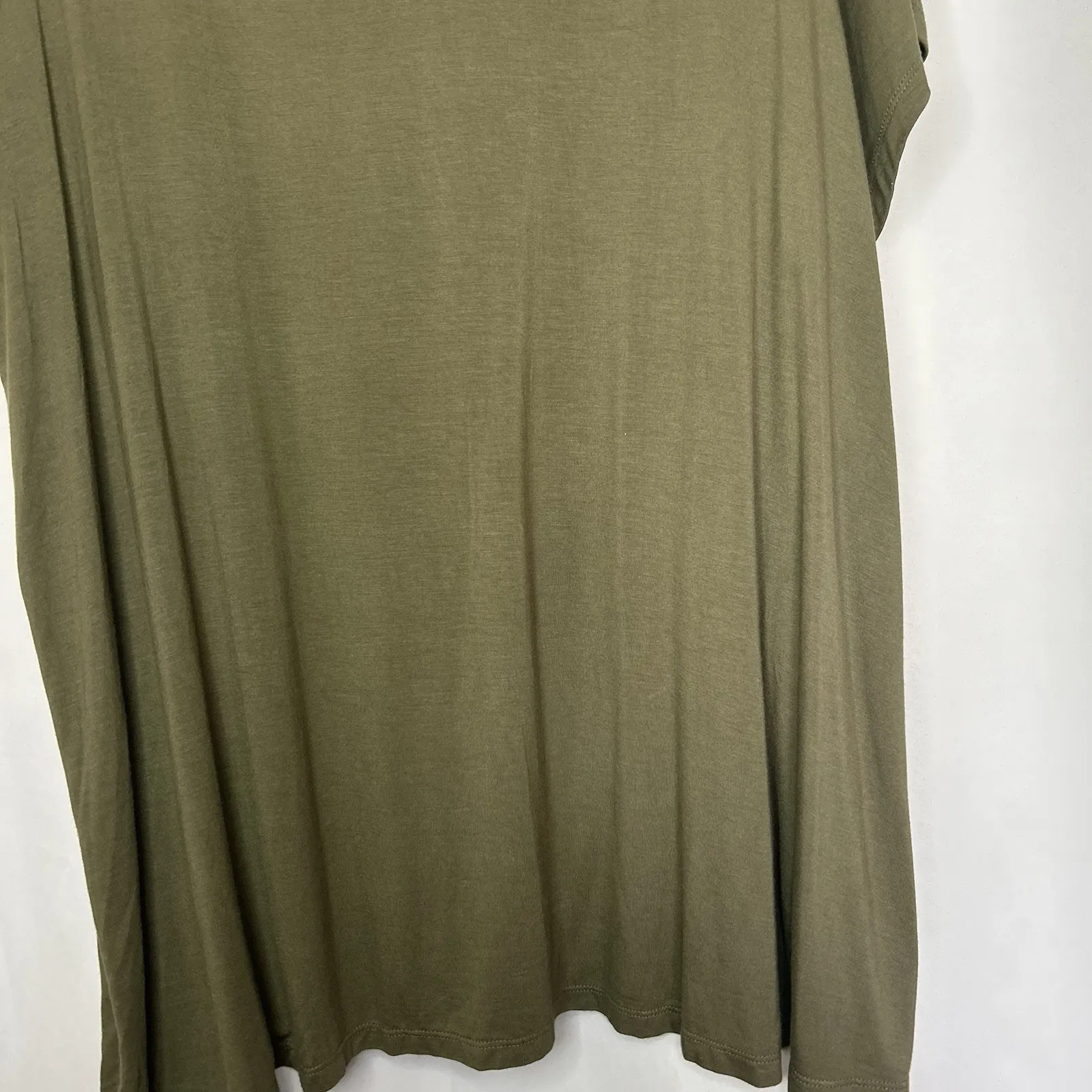 Lane Bryant Olive Green‎ V Neck Flowy Tee Shirt 22/24 Short Sleeve NWT - Image 3