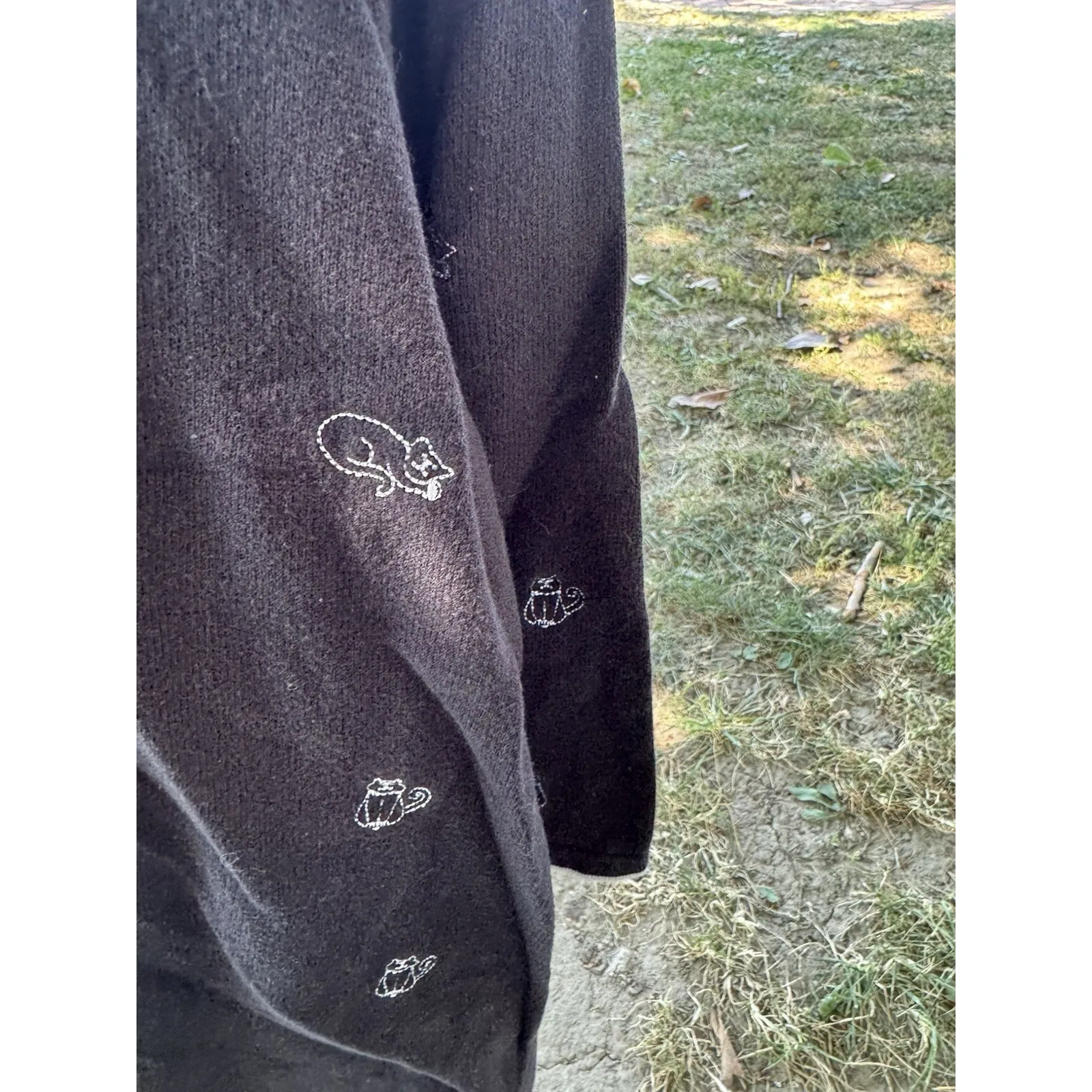 VNTG CJ Banks black button up 3/4 sleeve cardigan sweater with embroidered cats Size XL - Image 4