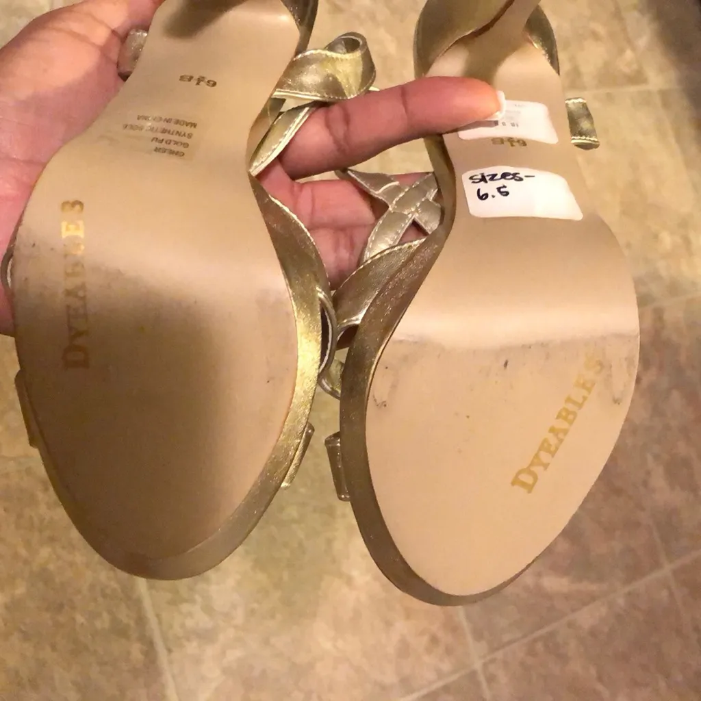 Size 6.5B gold w/ rhinestones platform - Image 4