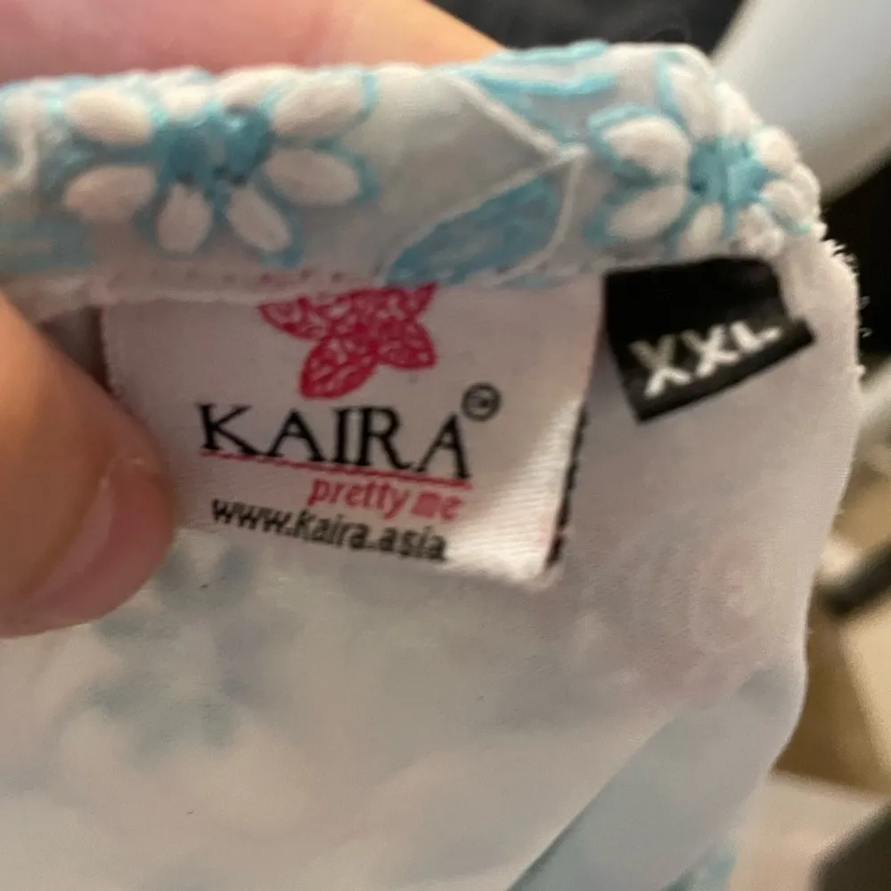 Kaira Split Neck Embroidered Floral Turquoise White Tunic Kurata XL Blue - Image 3