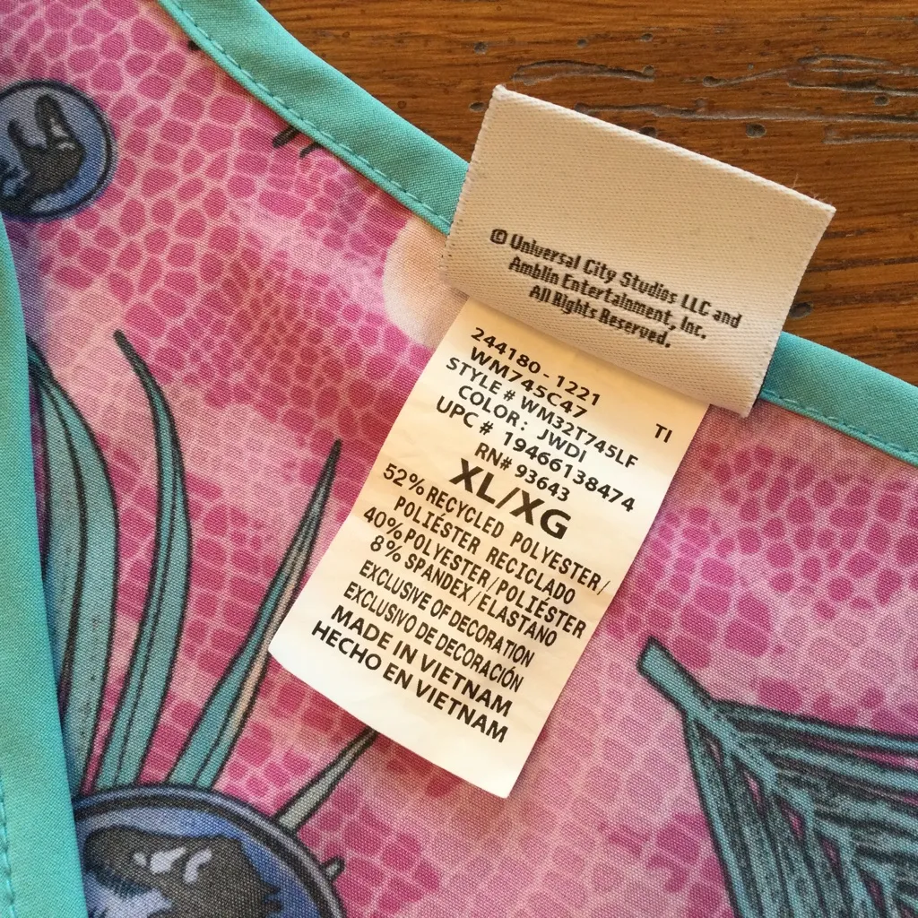 Jurassic World Dominion Srub Top Size XL Pink - Image 6