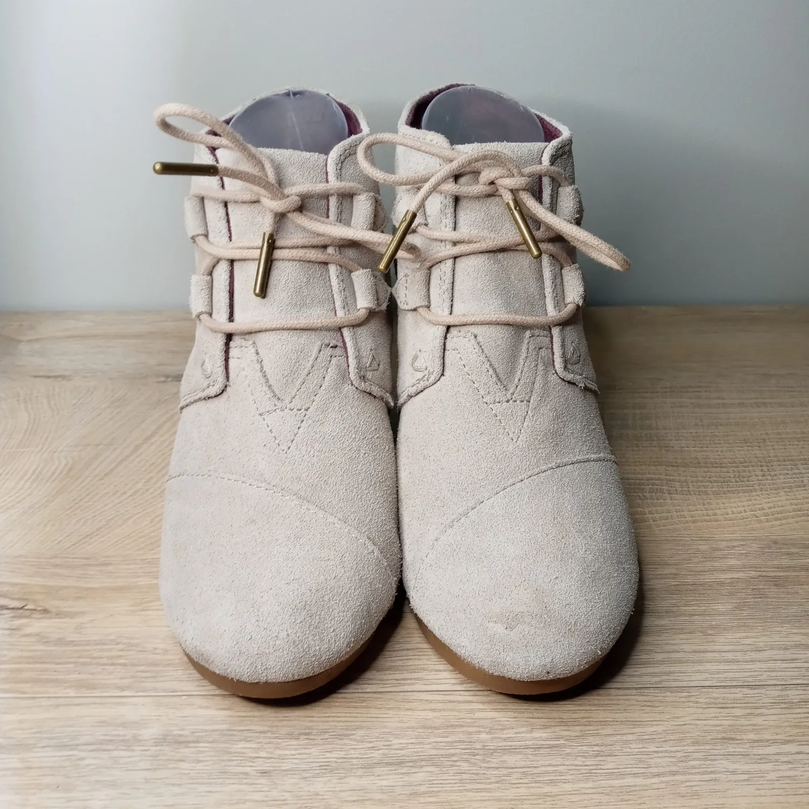 TOMS Ankle Booties Beige Suede‎ Leather Lace Up Wedge Neutral Womens Size 8M - Image 2