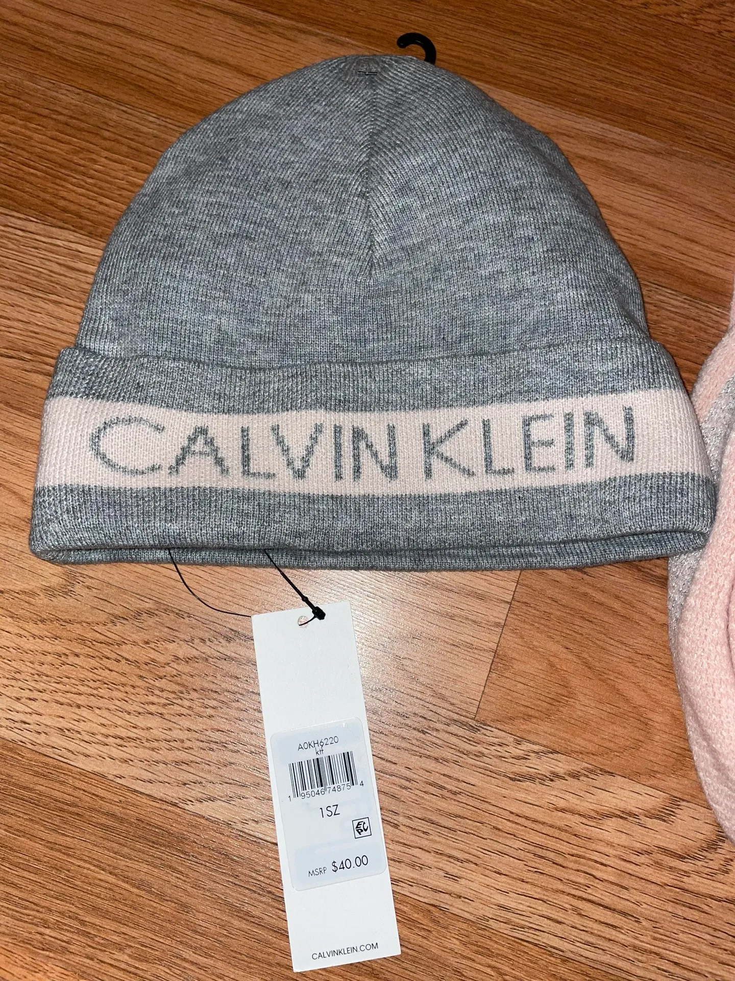 Calvin Klein Hat Scarf Set - Image 2