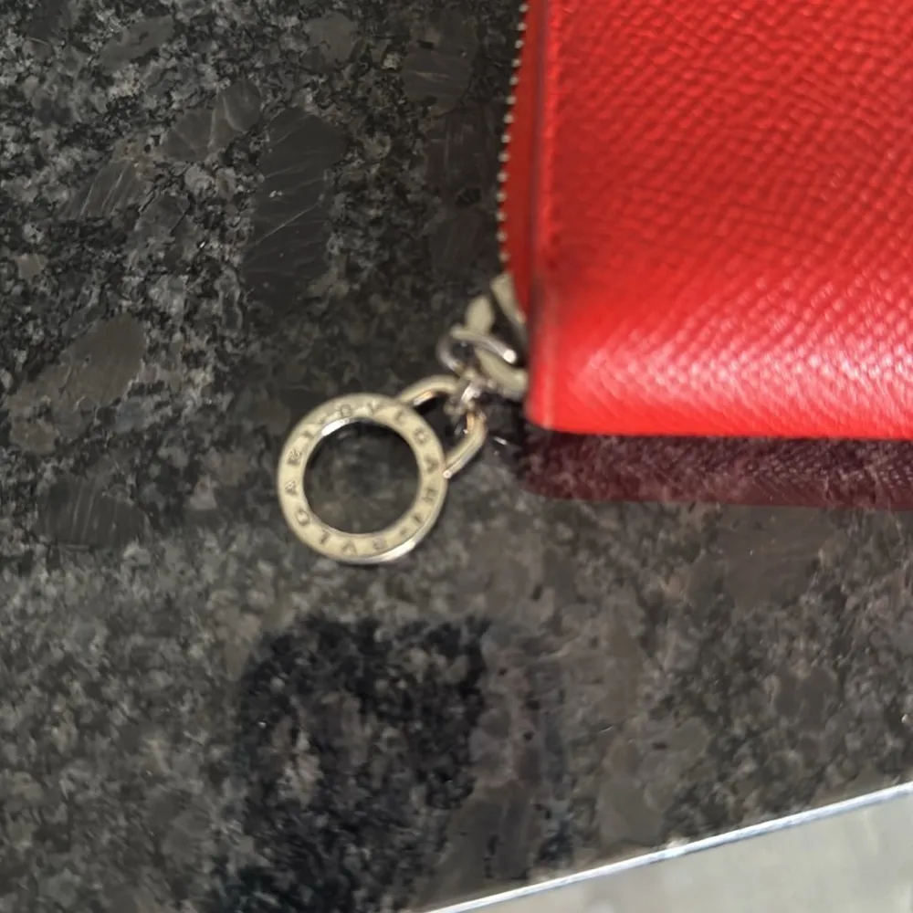 πππBeautiful Bvlgari Red Leather Zippy w COA Box and Ribbon πππ - Image 5